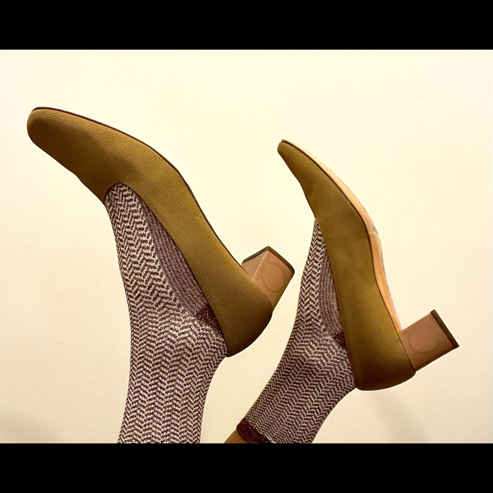 Vintage — Salvatore Ferragamo — Never Worn — Size 7.5